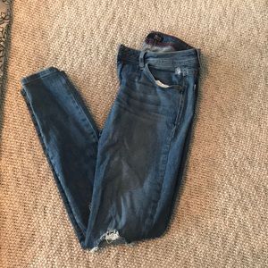Fran Denim stretch Skinny jean distressed. Size 29